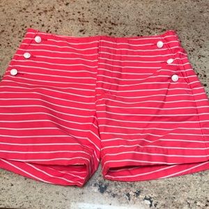 Mid thigh Tommy Hilfiger shorts